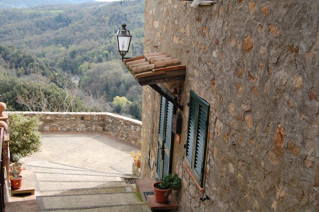 Отель Emily House Montecerboli Экстерьер фото